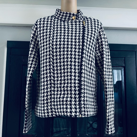 Chaps Sweaters - Women's Chaps Houndstooth Sweater Jacket. (LG)
Chaps Ralph Lauren.